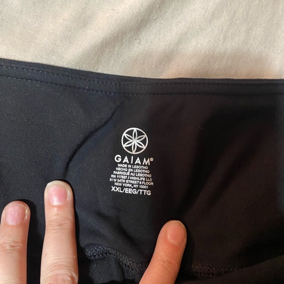 GAIAM Women's Dark Leggings - Picture 4 of 5